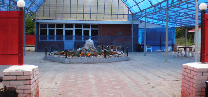 Брусчатка у кафе